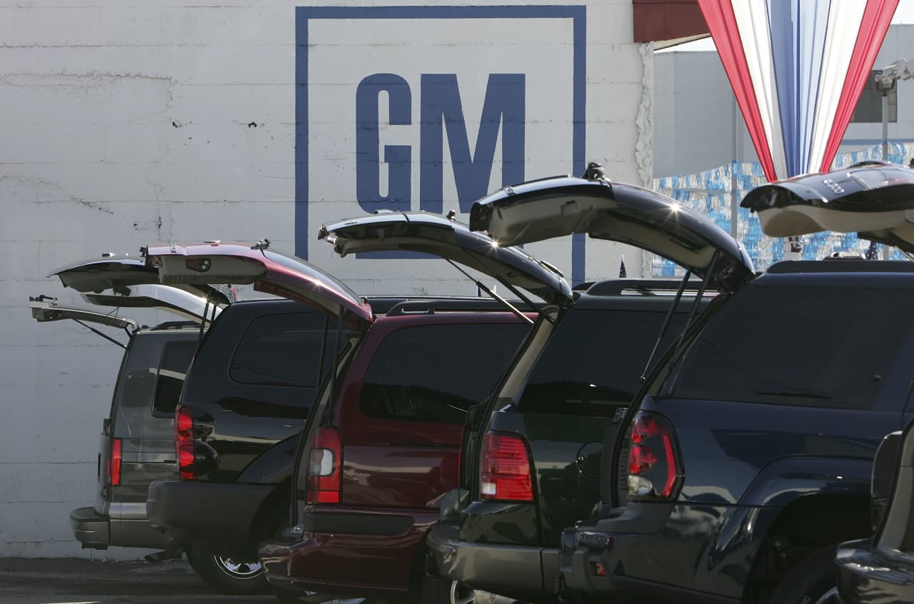 Source-feed image associated with GM’s stock bounces back as revenue grows for the first time in over a year
