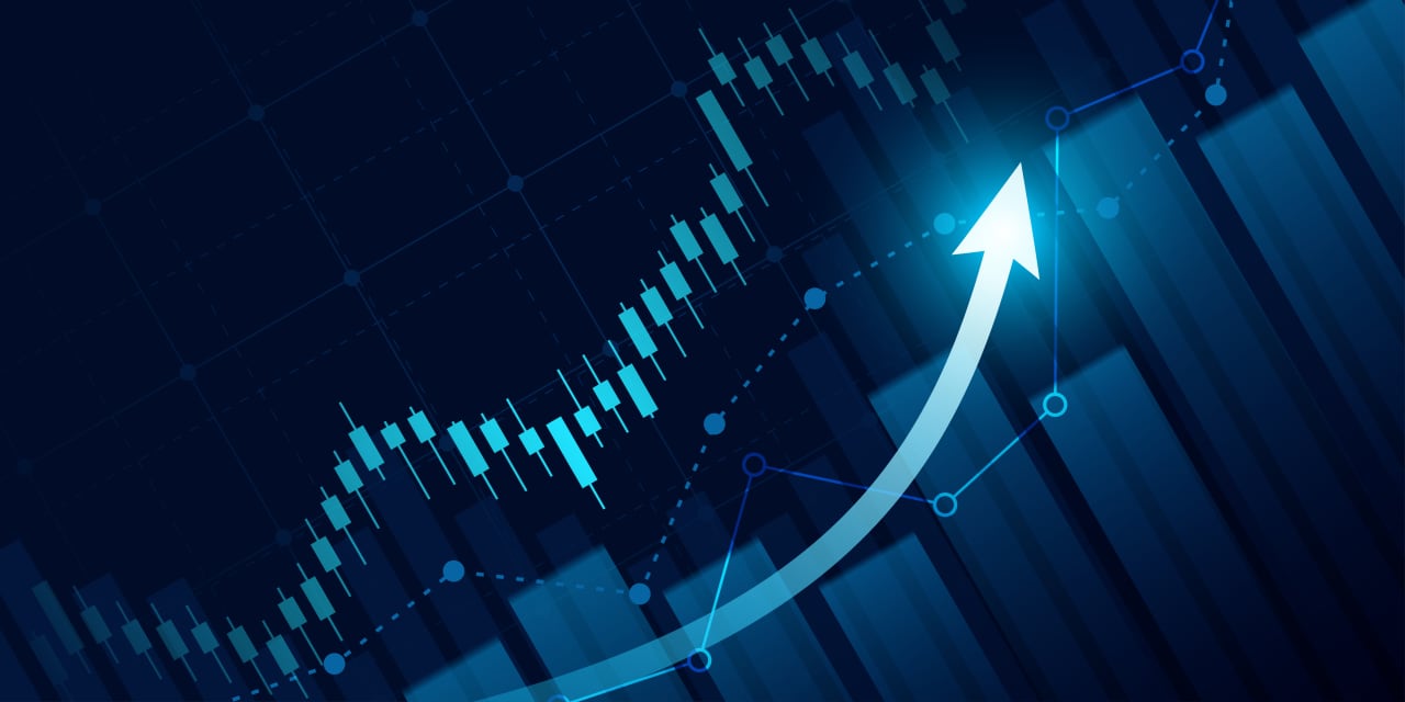 Source-feed image associated with Here are 20 growth stocks you can buy at ‘value’ prices