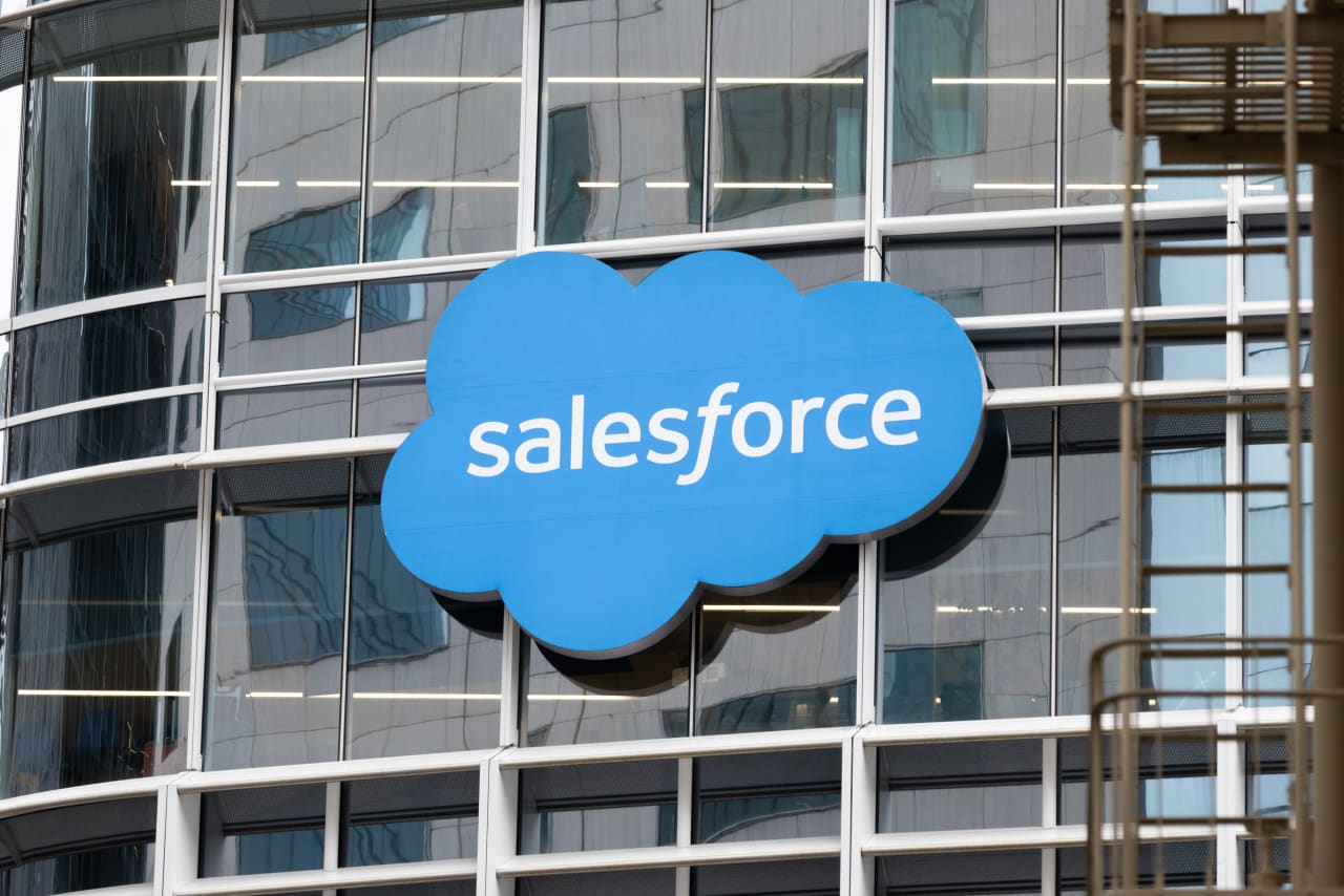 Source-feed image associated with Salesforce’s stock gets an Anthropic boost — and more highlights from earnings