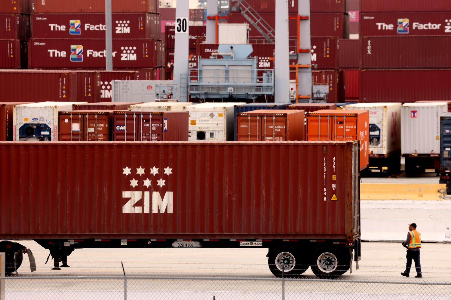 Source-feed image associated with Truck parking lot plans near Port of Los Angeles spark backlash among residents